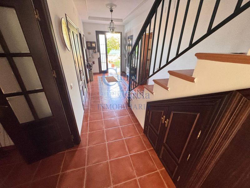 Foto 1d026d08-d91e-4852-9937-b30999fd9f82. Masia amb calefacció aparcament piscina a La Hacienda - Nueva Andalucía Dos Hermanas