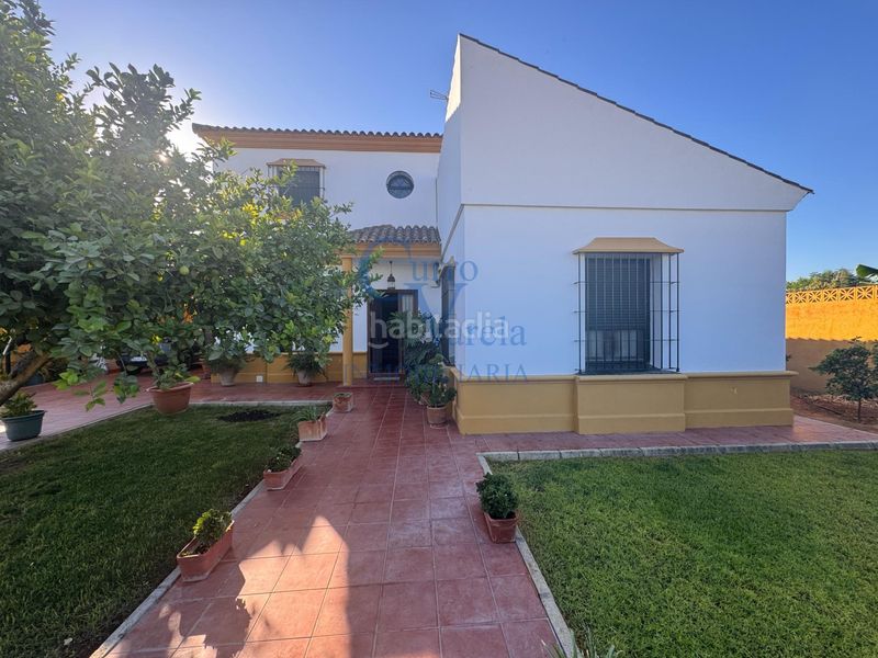 Foto 338e1948-ccef-45a9-b3db-38b5cae3fefb. Masia amb calefacció aparcament piscina a La Hacienda - Nueva Andalucía Dos Hermanas