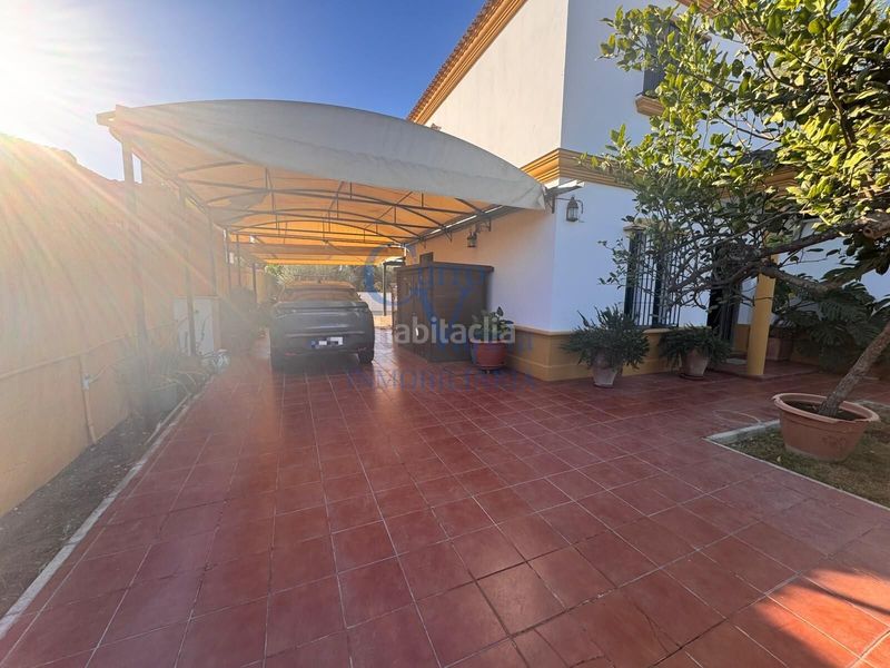 Foto a5594ece-2d1e-47a1-90d3-a8bac1243b13. Masia amb calefacció aparcament piscina a La Hacienda - Nueva Andalucía Dos Hermanas