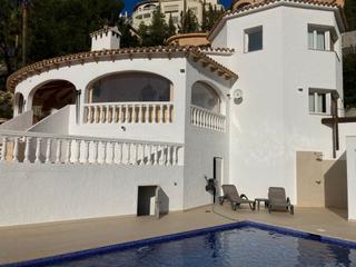 Chalet à Paichi. Impresionante villa con piscina privada en moraira