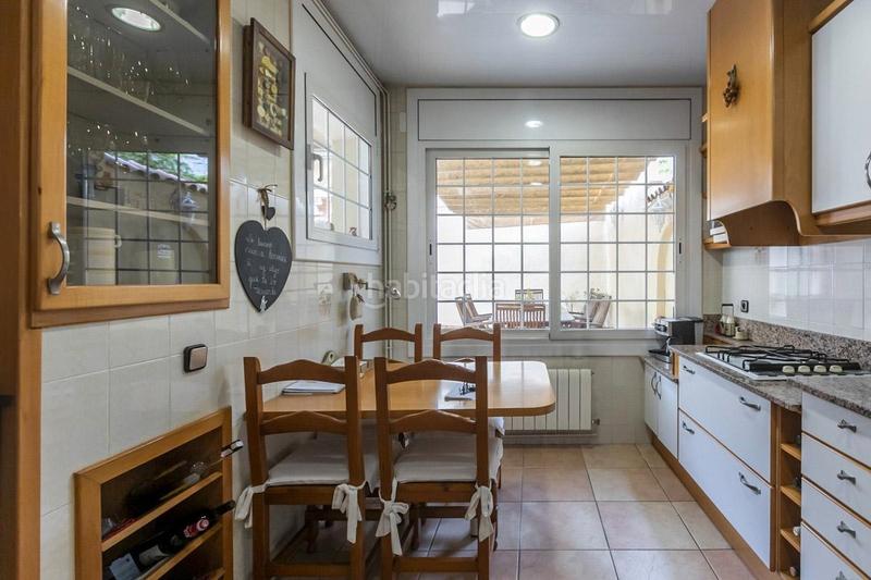 Foto d11c2c94-0318-41f3-ad75-6c344939a5f9. Casa amb calefacció a Creu Alta Sabadell