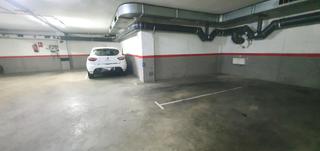 Autoparkplatz in Centre-Eixample-Can Llobet. Plaza de parking en barberà del vallès