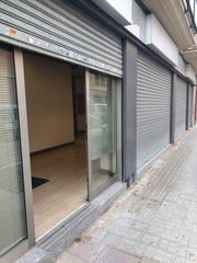 Local commercial à La Romànica. Local esquinero de alquiler en la romanica