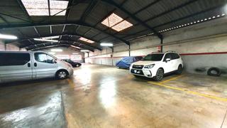 Aparcament cotxe a Gràcia. Plaza de parking en la creu de barberà