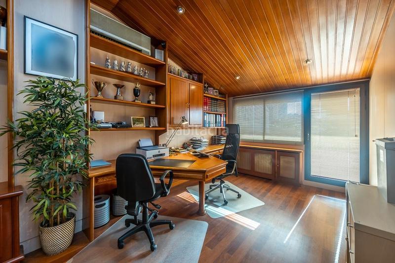 Foto 9f1e9f36-4962-4534-ab6d-59392aa89bc5. Maison avec parking dans Centre Sabadell