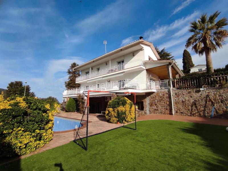 Foto cd563277-112b-494d-9459-118352f035bf. Chalet torre con piscina en can font, en Can Font-Ca n'Avellaneda Castellar del Vallès