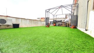 Casa a Creu de Barberà. Casa con terraza, patio y amplio garaje en la creu de barberà