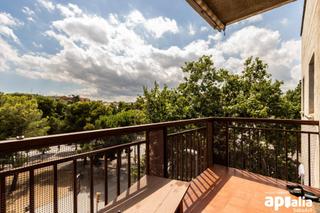 Pis a Serra d'en Camaró. Piso de 4 habitaciones con trastero y parquing en can rull
