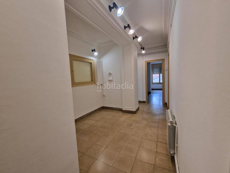 Foto f8d10aa1-3c00-4415-b2b0-0b66b8f0c45f. Location bureau dans Centre Sabadell