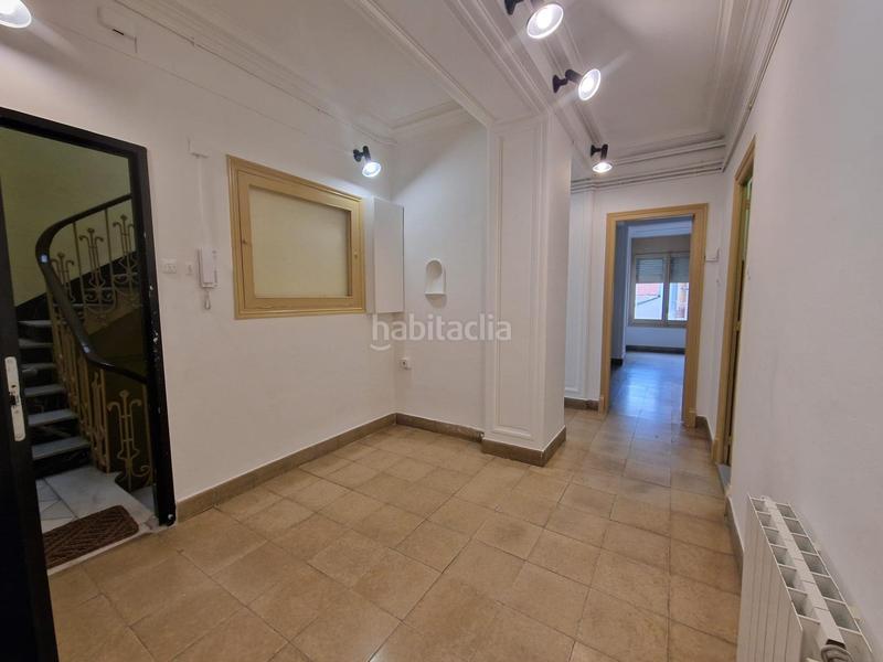 Foto 2ee6f612-e956-44aa-bdf6-658454a6a382. Rent office space in Centre Sabadell