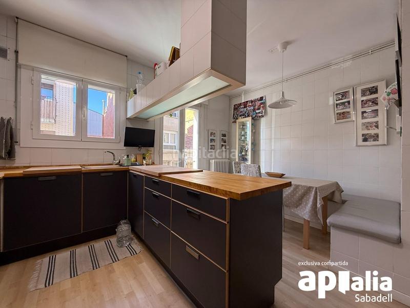 Foto 33787fc0-0223-4a53-90d7-04aa93ea98fb. Appartamento con riscaldamento parcheggio in Creu Alta Sabadell