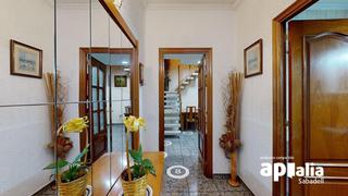 Casa a schiera in Serra d'en Camaró. Casa adosada con terraza en sabadell