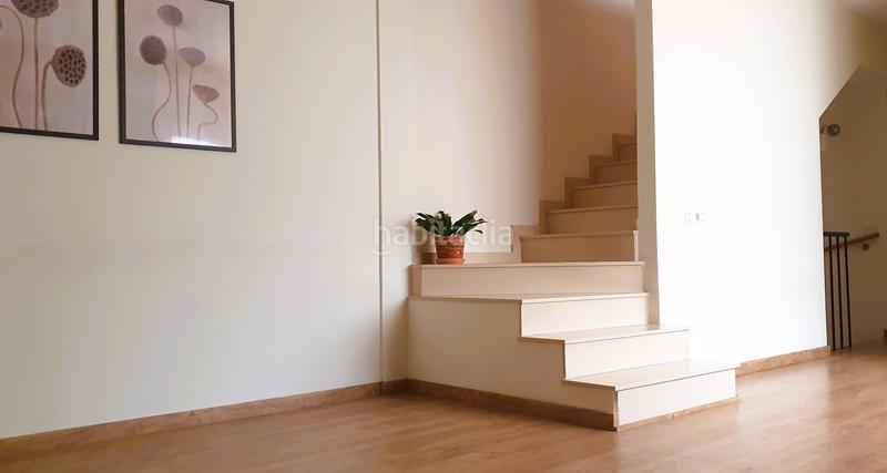 Foto f41613c5-4a59-4138-8827-1112fbc96963. Maison jumelée avec chauffage parking dans Eixample Sabadell