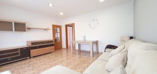 Etagenwohnung in Les Termes. Piso reformado y completamente exterior!!!!!