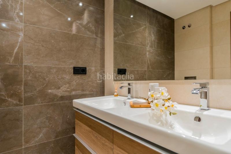 Foto 496a82d1-2ca9-429c-bb5a-b47fa6490574. Attico con parcheggio piscina in Las Brisas Marbella