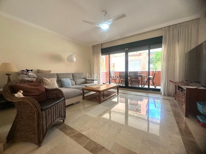 Foto 26f1d291-0f93-4bcf-b96e-c43ad2f2480a. Apartment with parking pool in Marbesa Marbella