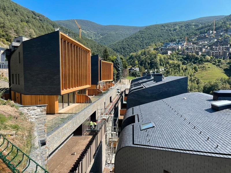 Foto f28c3f5d-e723-4dde-9c7c-a697b85f82c8. Casa adosada casa de lujo a estrenar en L´Aldosa-Anyós La Massana