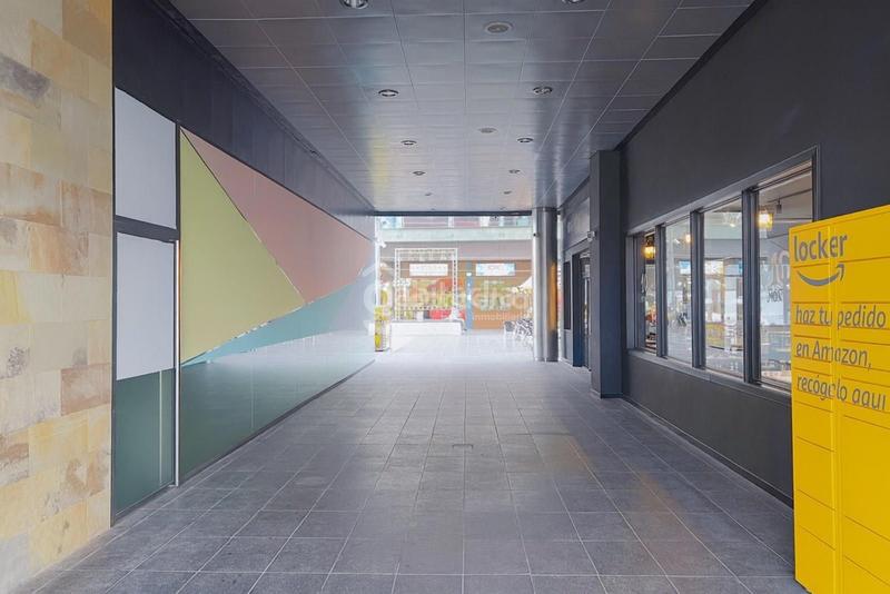 Foto 04498db6-3dcc-4818-a74f-a5f4d23660cf. Local comercial a Avenida Juan Diego Bormujos