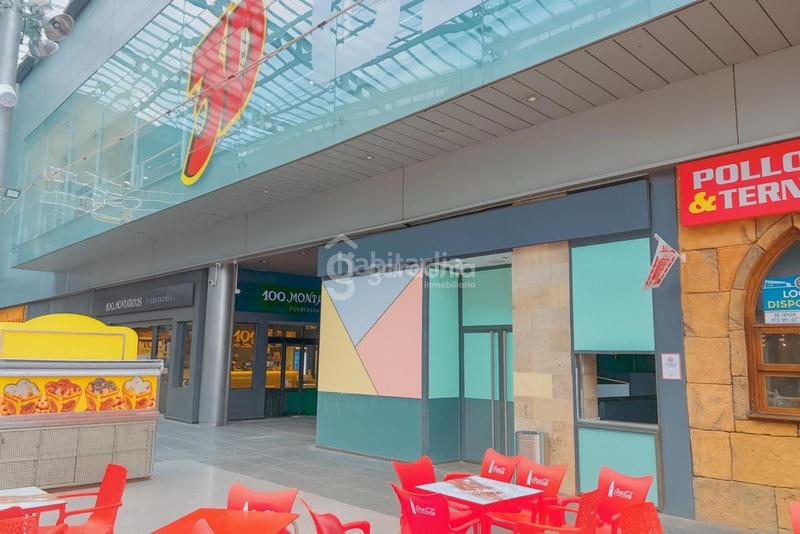 Foto 4e7d6c36-5f70-4876-ad9b-6183df365c36. Local comercial a Avenida Juan Diego Bormujos