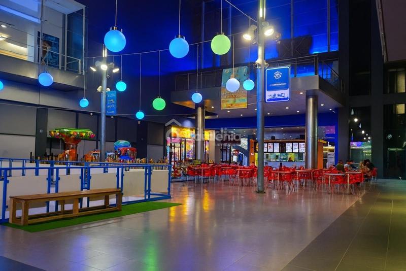 Foto 6692f2a2-8055-49be-a20d-3d4e9e8f908d. Local comercial a Avenida Juan Diego Bormujos