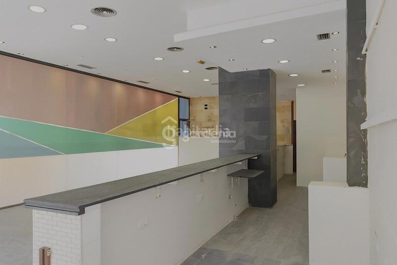 Foto 85ce676e-01f6-4f0e-ab0c-e1fd2f429cca. Local comercial a Avenida Juan Diego Bormujos