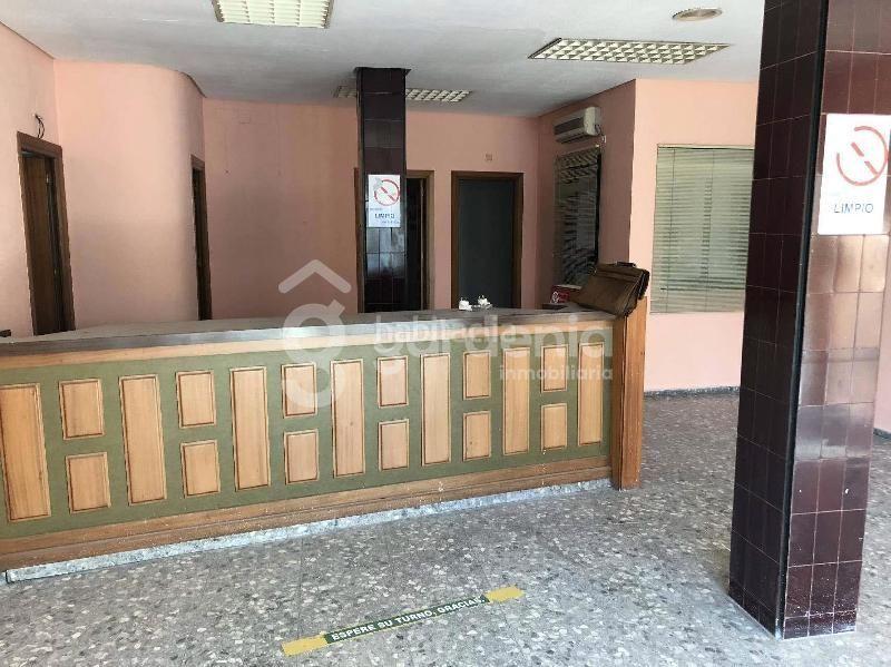 Foto 63b69934-09a9-49f1-8e89-b629d8aced2f. Local commercial dans plaza la iglesia 4 dans Centro Bormujos