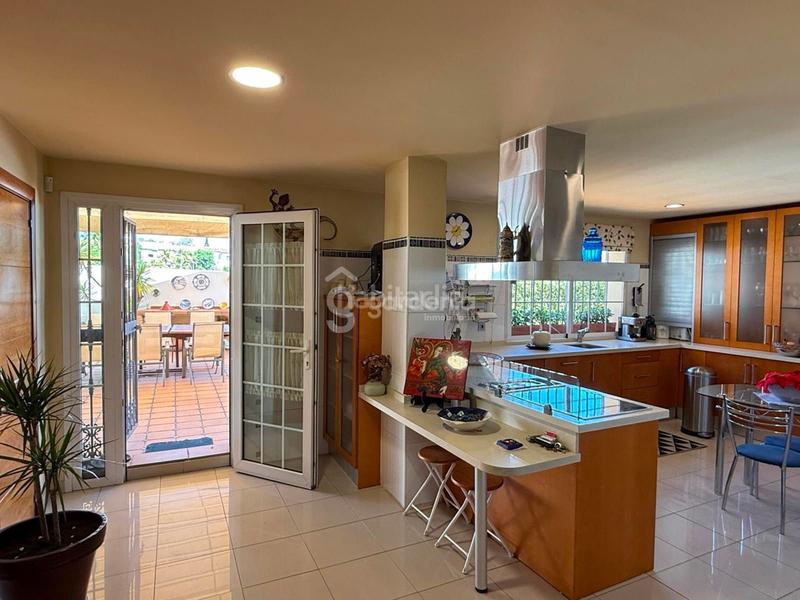 Foto 0d60e46b-43c8-46f3-be7b-9ed14638a3f4. Chalet avec chauffage parking piscine dans Santa Eufemia Tomares