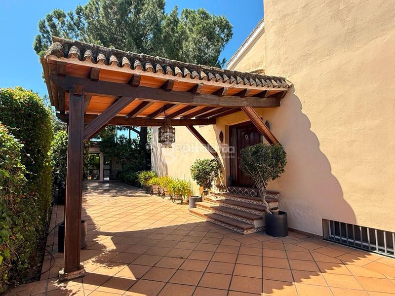 Foto d42d03f3-ce35-41b9-9d01-c7311d247429. Chalet avec chauffage parking piscine dans Santa Eufemia Tomares