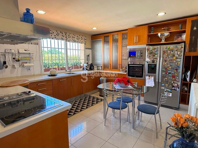 Foto fa432880-ffa1-4a87-8f03-39031c49accc. Chalet avec chauffage parking piscine dans Santa Eufemia Tomares