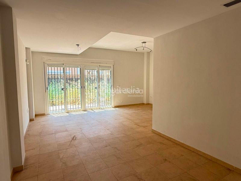 Foto 3bcc77b4-1a6e-4281-8060-f4665d66b0bd. Casa  en venta con piscina comunitaria en Espartinas pueblo Espartinas