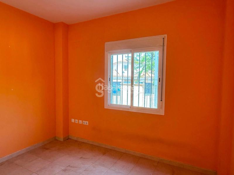Foto 5baafbe7-5709-492f-b1be-780a28991ff6. Casa  en venta con piscina comunitaria en Espartinas pueblo Espartinas