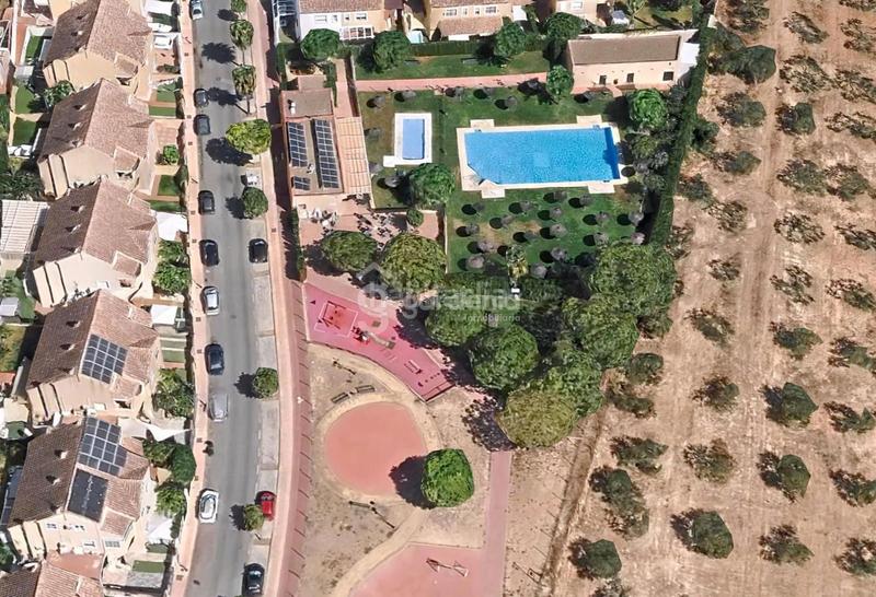 Foto 5e9fd380-6093-4ef7-a762-d947b3b791f3. Casa  en venta con piscina comunitaria en Espartinas pueblo Espartinas
