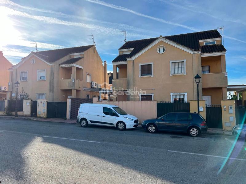 Foto 800d75ab-6e7d-4d99-93da-502ee4f52e2a. Casa  en venta con piscina comunitaria en Espartinas pueblo Espartinas