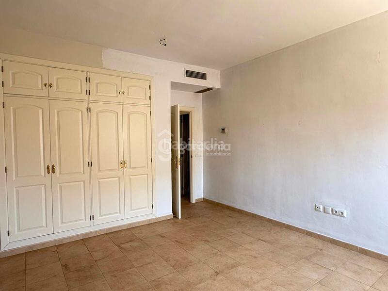 Foto 887f4c3d-424c-48dd-987a-52067ad6e06a. Casa  en venta con piscina comunitaria en Espartinas pueblo Espartinas