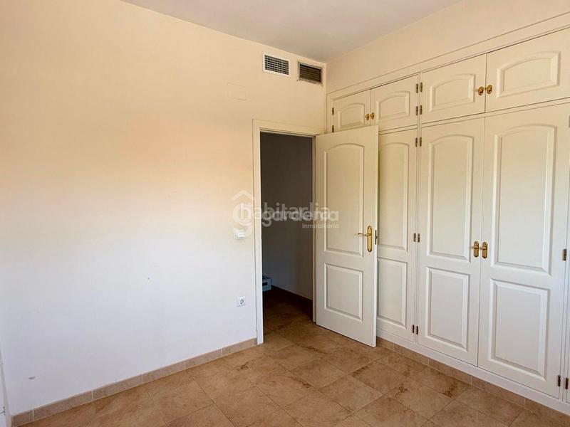 Foto acd81b96-2dd2-4739-93f8-fde85d148653. Casa  en venta con piscina comunitaria en Espartinas pueblo Espartinas