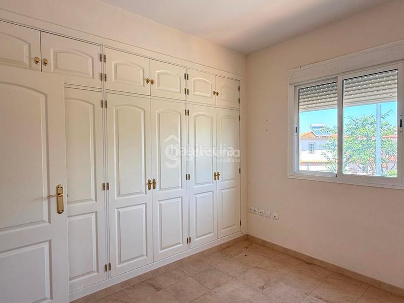 Foto d0d5c5c3-886b-414f-bc66-619d8f1f8b62. Casa  en venta con piscina comunitaria en Espartinas pueblo Espartinas