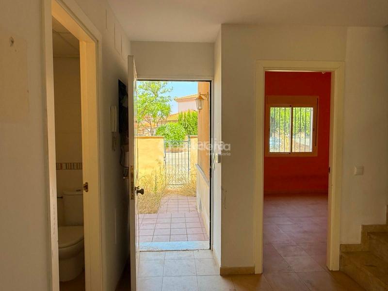 Foto d30c2255-3414-4324-937b-5b35f3b342ac. Casa  en venta con piscina comunitaria en Espartinas pueblo Espartinas