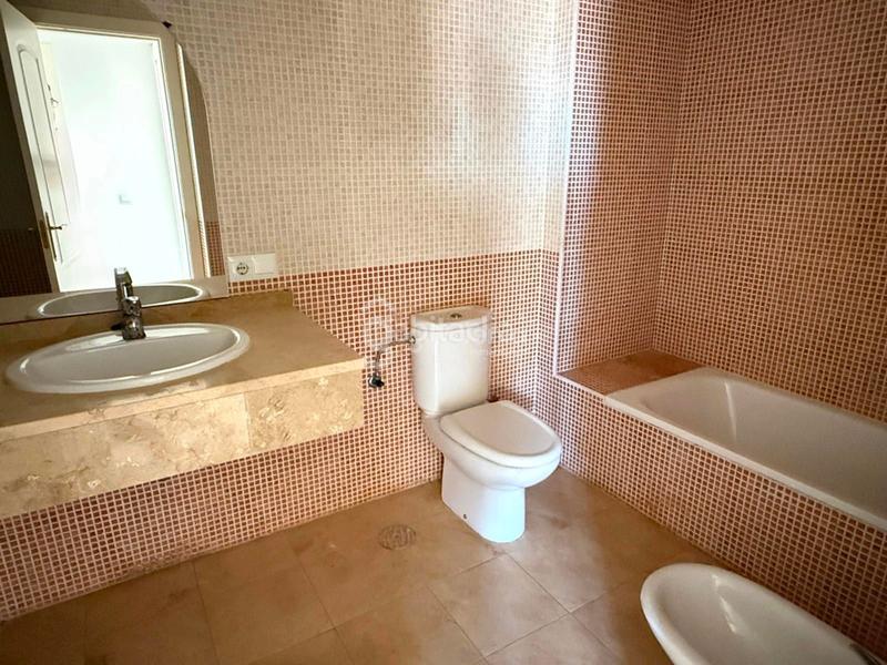 Foto f5893be6-1c9b-4aa0-b812-5001bad8c59c. Casa  en venta con piscina comunitaria en Espartinas pueblo Espartinas