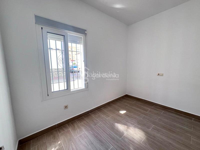 Foto 412f484d-2211-4b2a-b7e9-838ae287d32b. Alquiler piso  bajo en zona miraflores. en Cruz Roja Sevilla