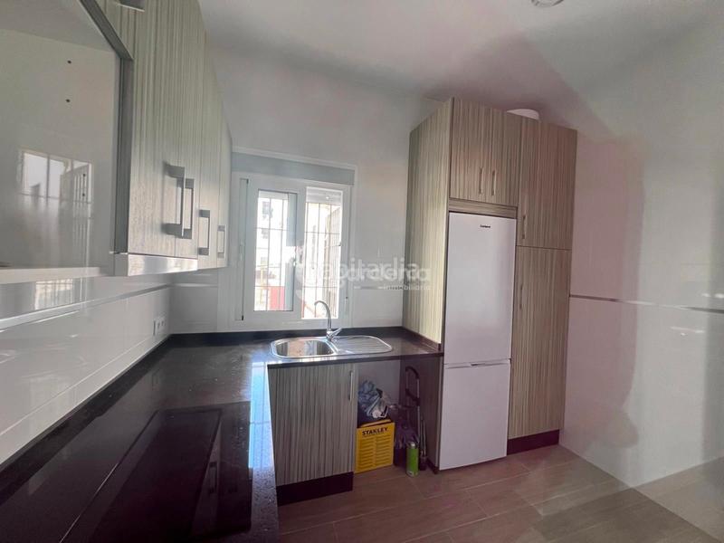 Foto 4c551d55-a85c-4561-b1fa-461b1d75203c. Alquiler piso  bajo en zona miraflores. en Cruz Roja Sevilla