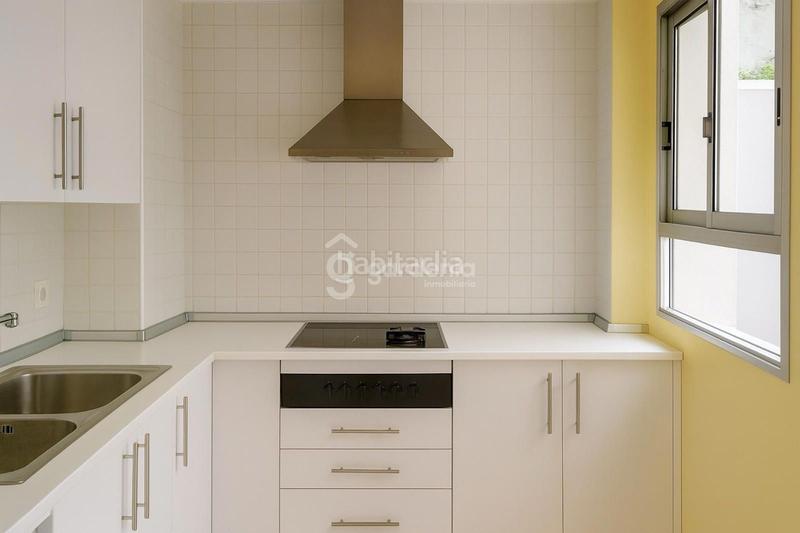 Foto b9ced111-e73a-49d1-a494-5d91c80c5f7b. Affitto appartamento con riscaldamento piscina in Sevilla