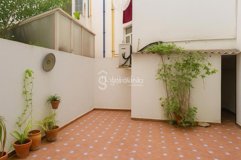 Foto 443137ed-c176-4358-8a3a-b30e058d9918. Alquiler piso  4 dormitorios, 2 baños, piscina comunitaria en Sevilla
