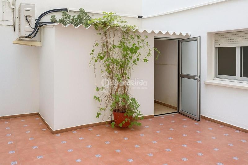 Foto 766143c7-4572-4945-af0b-8c79a713563b. Rent flat with heating pool in San Bernardo Sevilla