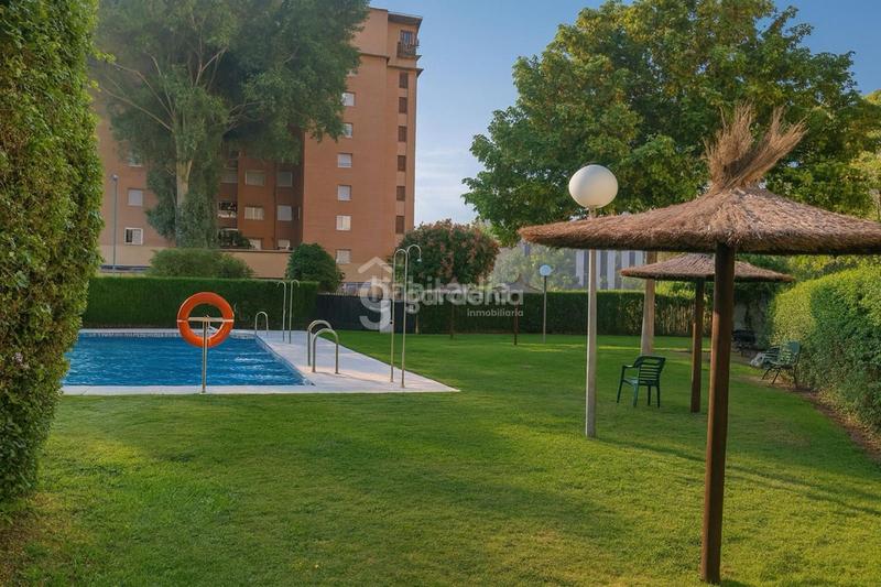 Foto e4c2a4e4-0339-4d18-ba67-49c7b5058896. Rent flat with heating pool in San Bernardo Sevilla