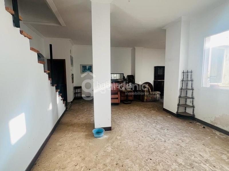 Foto 4b579329-ca87-4624-9f6a-8dfb2b114f0b. Haus mit parking in Coria del Río