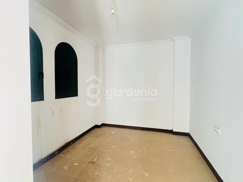 Foto ab7ecb7a-81ee-4638-a3b1-b9141549a8b1. Haus mit parking in Coria del Río