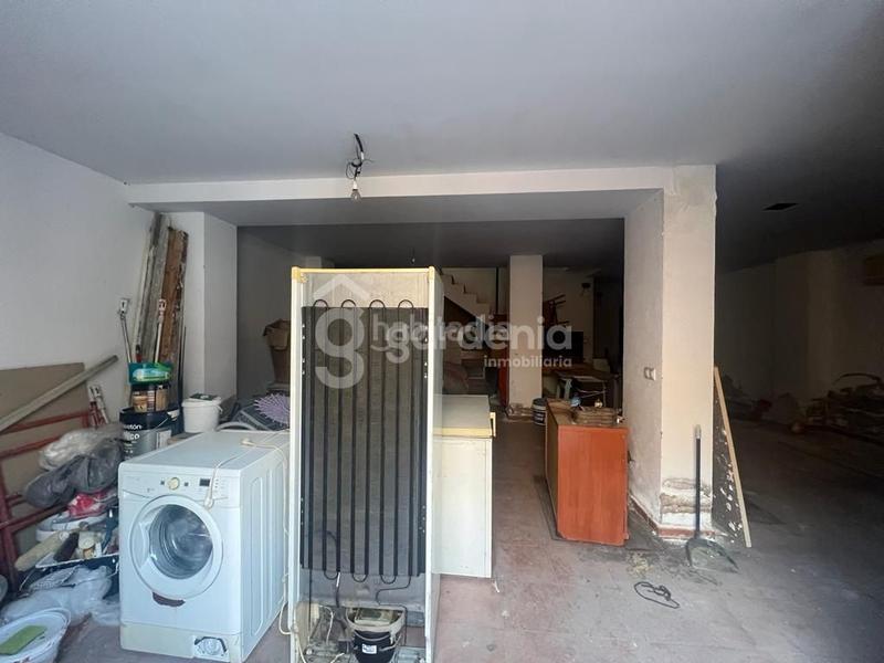 Foto b9f828d6-0379-44d9-89f0-78b29631646f. Haus mit parking in Coria del Río