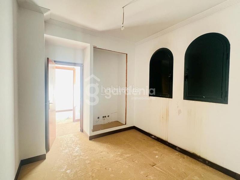 Foto c5ff489b-178d-47c3-91f8-6ab3f94e409d. Haus mit parking in Coria del Río