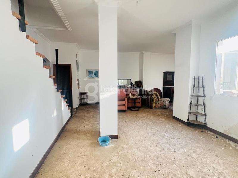 Foto fd1d02b7-0e68-490f-b8c9-dad269aa16c5. Haus mit parking in Coria del Río