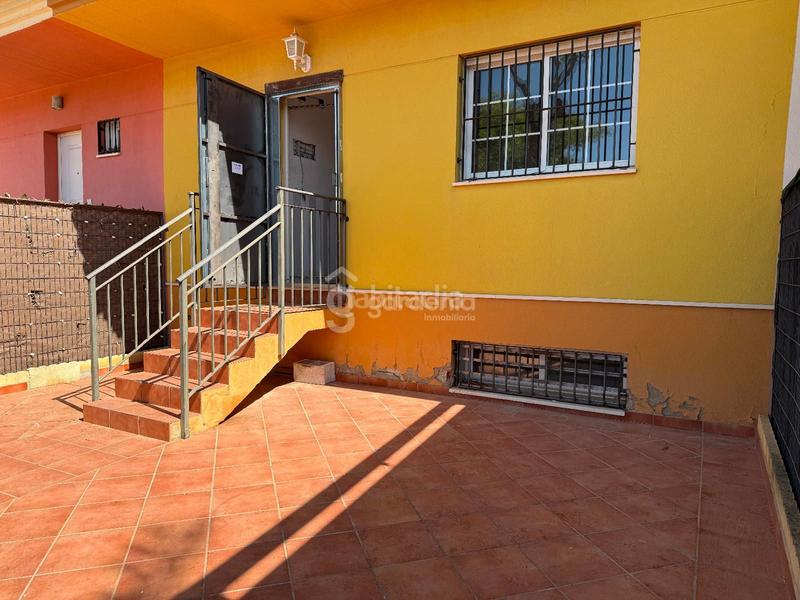 Foto 26b4e2d8-3b98-4002-8fcd-27f8d1f28d4c. Casa a schiera in Espartinas pueblo Espartinas